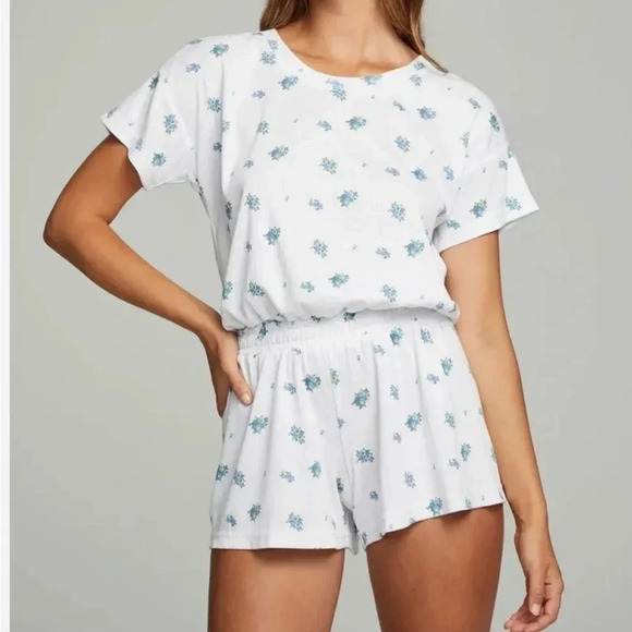 NWT Chaser Cotton Tail Romper Floral White Blue Size Small Revolve - Picture 1 of 8